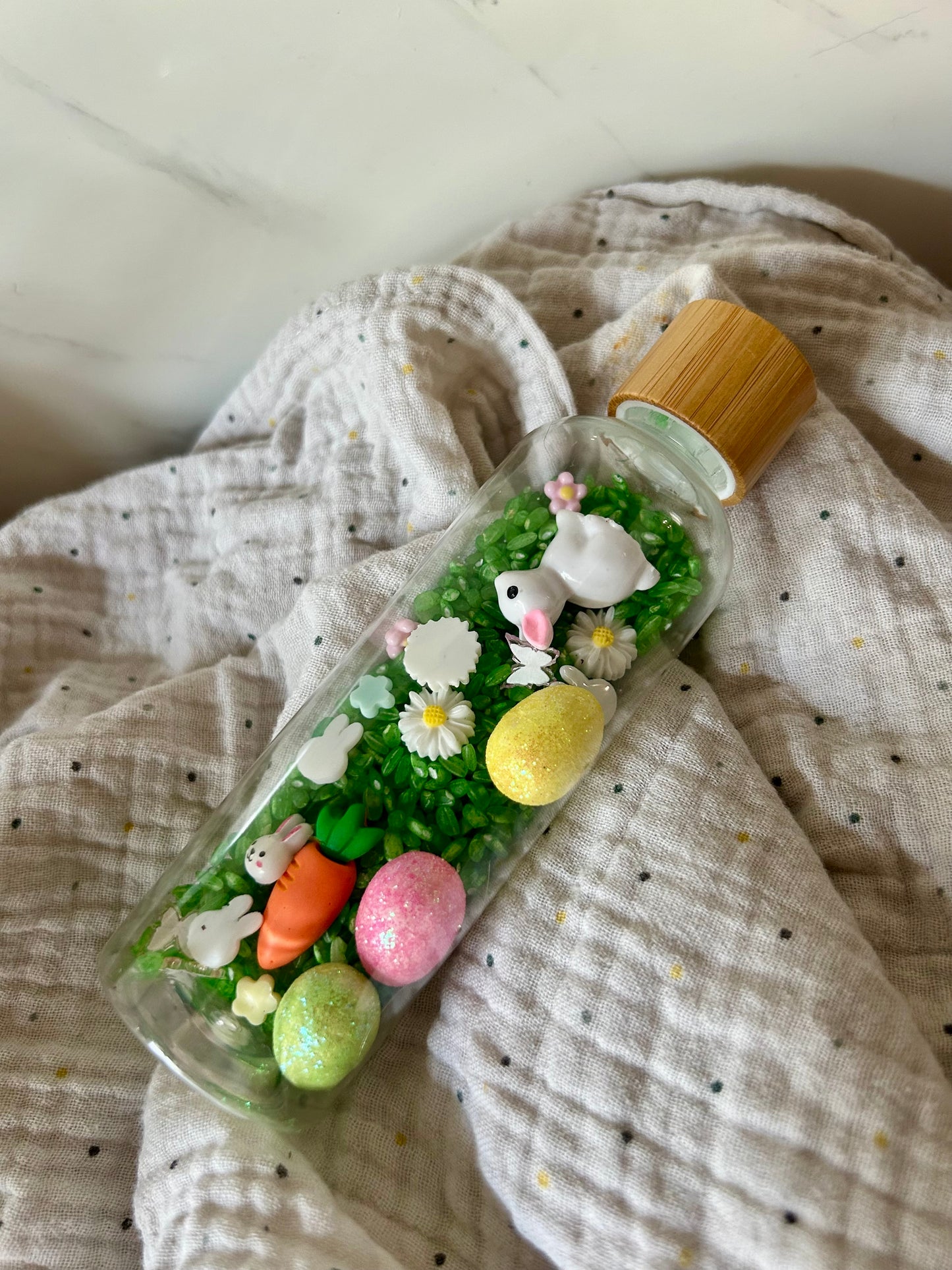 Bouteille sensorielle Pâques