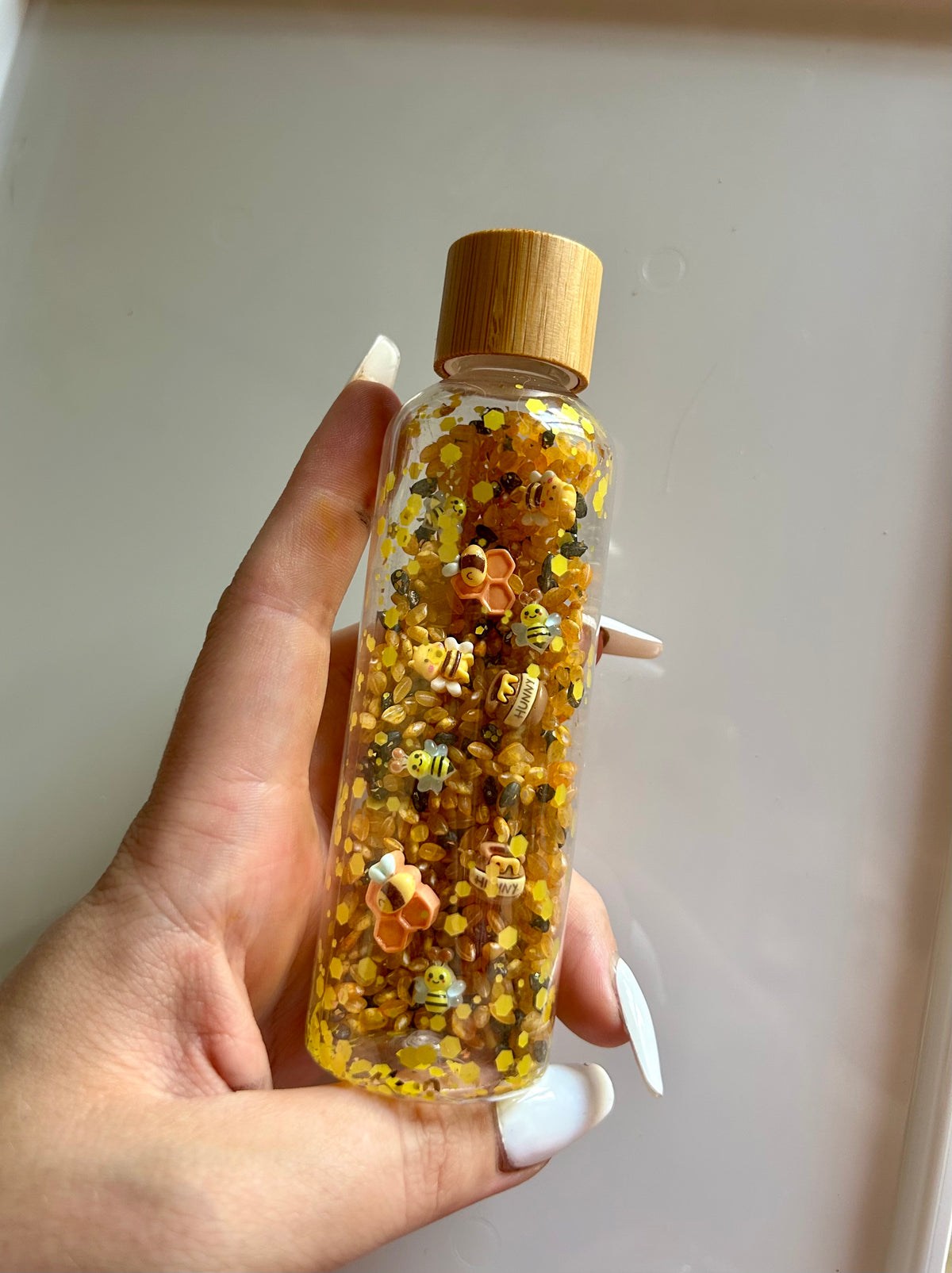 Bouteille sensorielle : La ruche