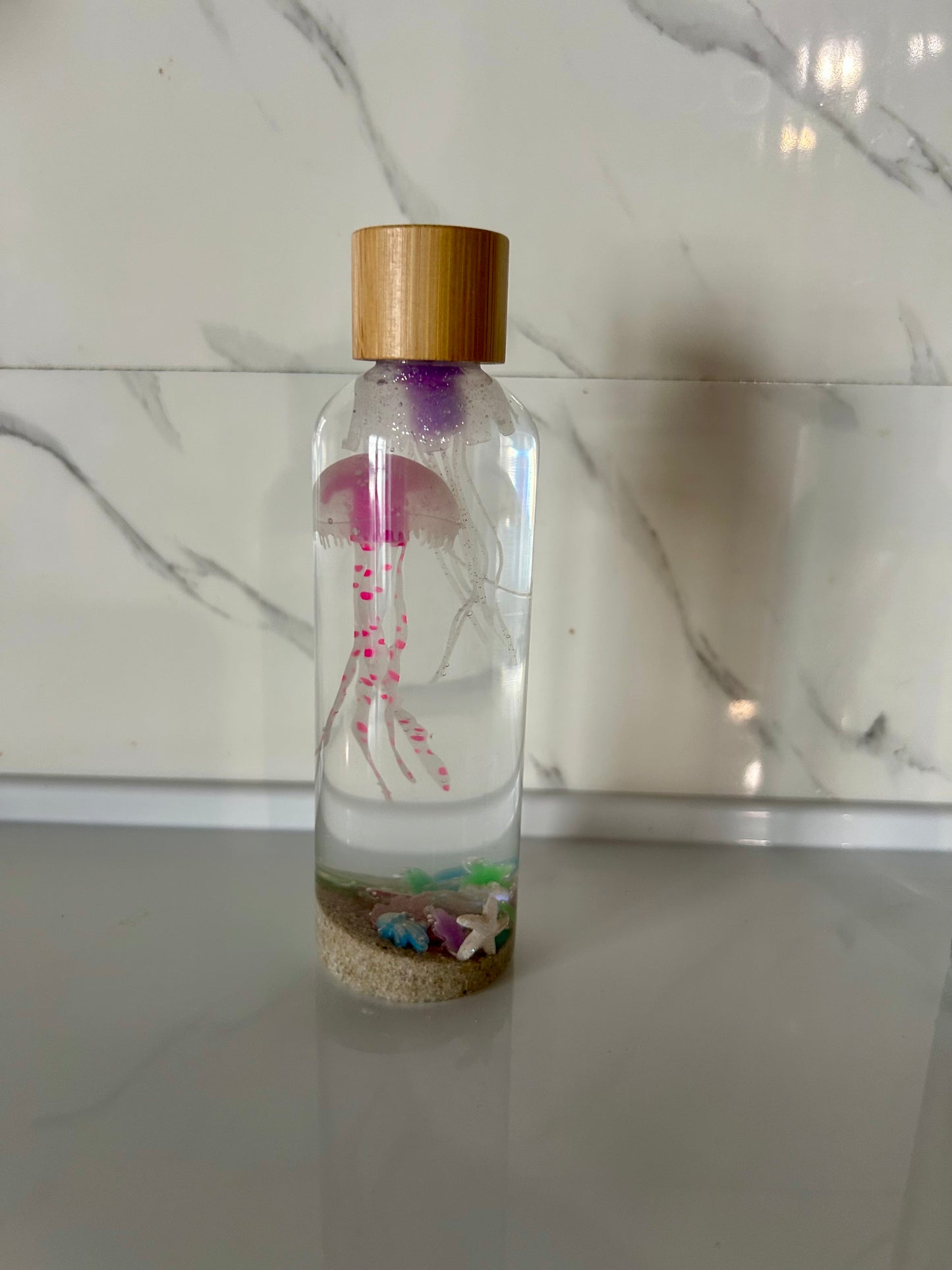 Bouteille sensorielle : La danse des méduses
