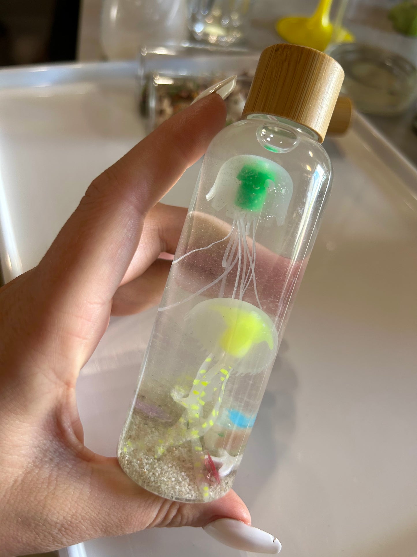 Bouteille sensorielle : La danse des méduses